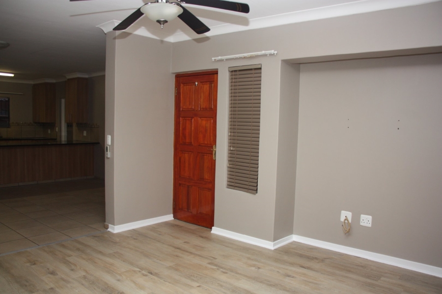 2 Bedroom Property for Sale in Langenhovenpark Free State